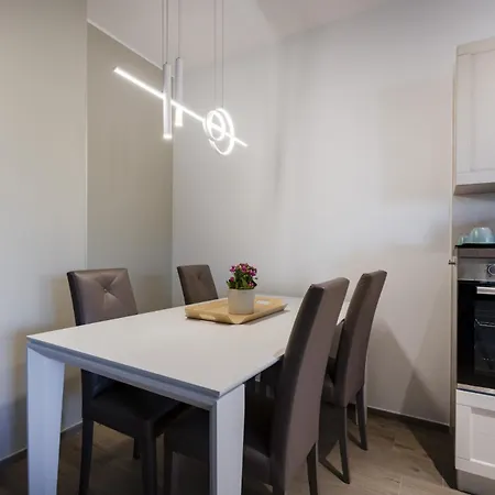 Felice 107 - With Terrace + Free Parking Lägenhet *