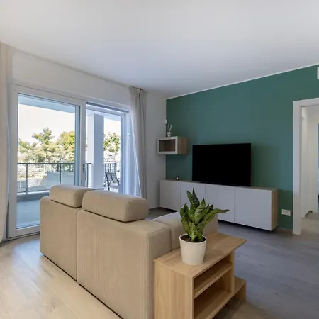 Lägenhet Felice 107 - With Terrace + Free Parking *