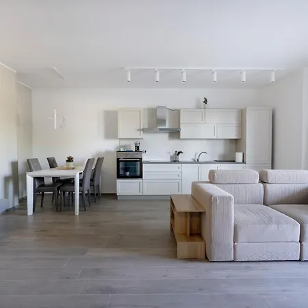 Lägenhet Felice 107 - With Terrace + Free Parking *
